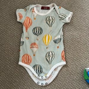 Hot air balloon onesie 3-6 month